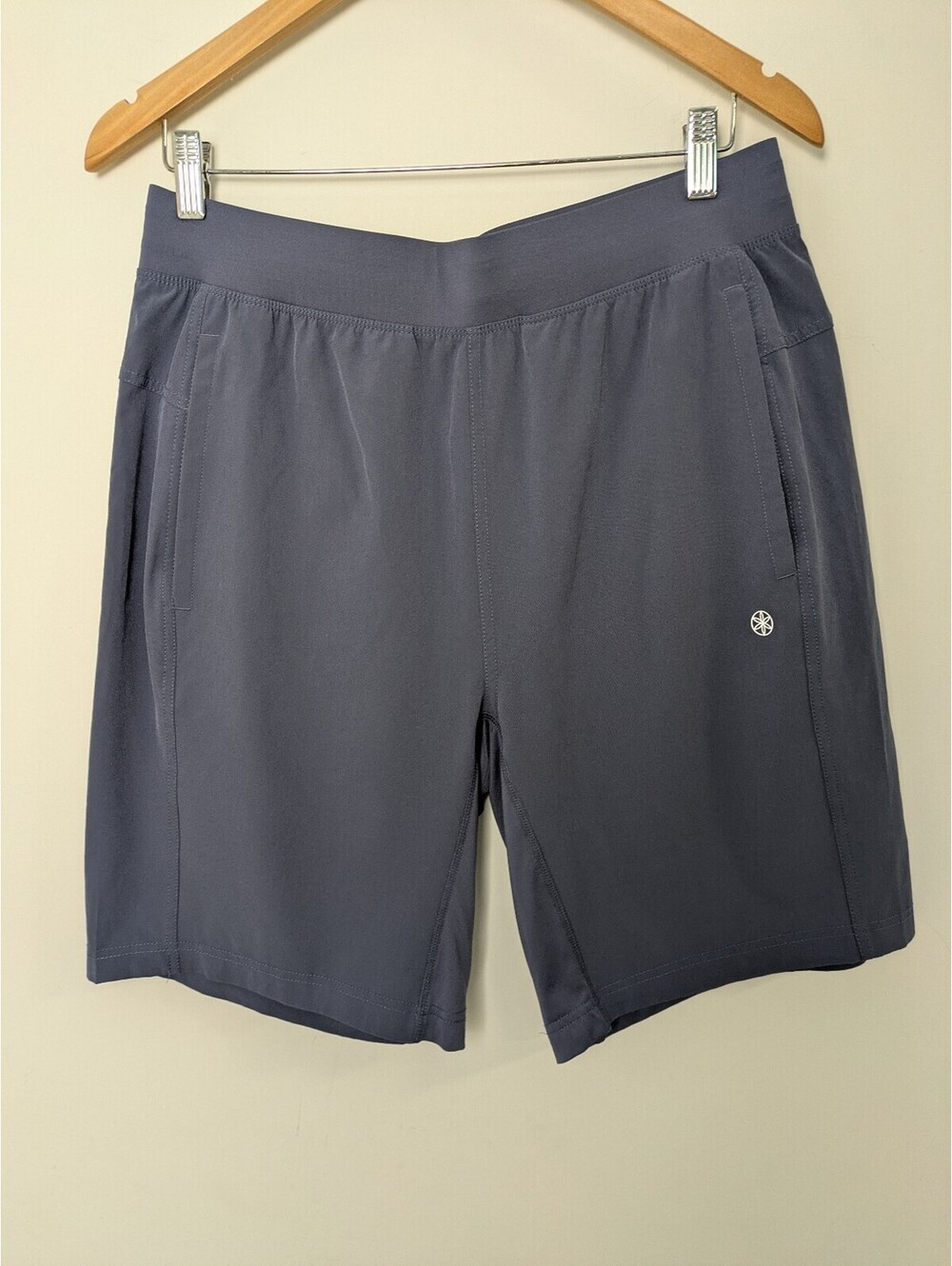Gaiam Mens Slate Blue Gray Athletic Workout Shorts – Size M